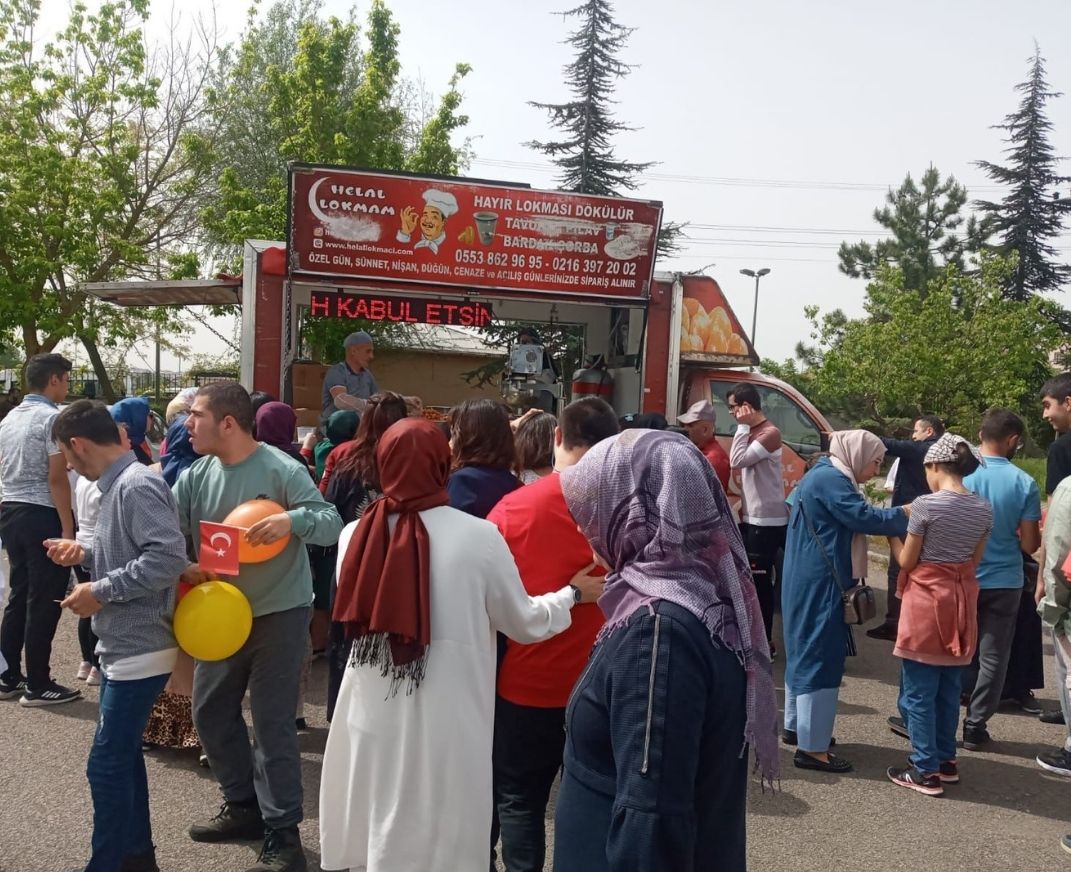 Tuzla’da 1000 Kişilik Hayır Lokması Dağıtıldı.